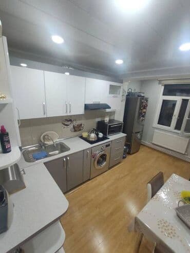 binə atçiliq: Nərimanov metrosunun yaxınlığında 5 mertebeli binanın 5-ci — 2