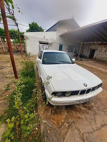 mercedes e 320: Barter var.BMW 5 Series E34 sedan – ağ rəngli, arxa ötürücülü. Klassik — 1