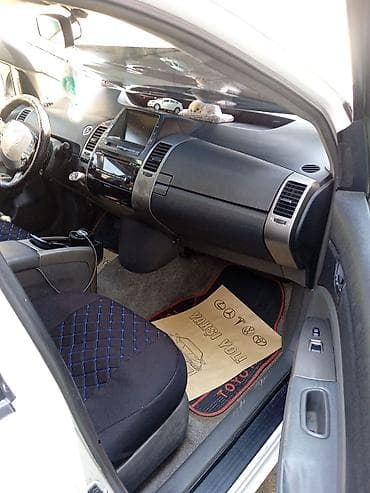 monitor prius: Toyota Prius Hybrid – ağ rəng, 5 qapı, hetçbek gövdə. Mühərrik və — 9