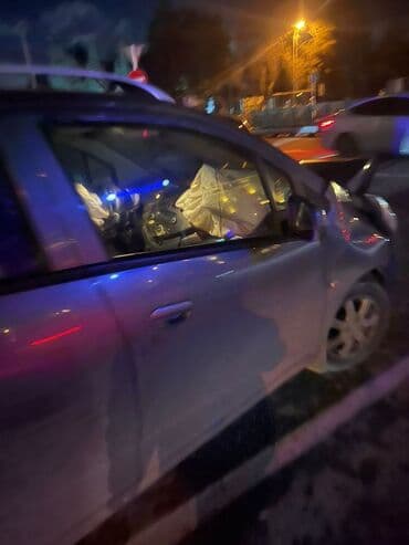 Chevrolet: Chevrolet Spark – boz rəng, şəhər içi yığcam hetçbek. Əsas — 2