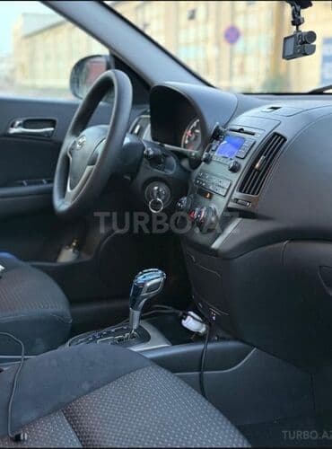 tofaş satış: Hyundai i30 CRDi, gümüşü rəng, hetçbek kuzov. Xüsusiyyətlər: - Dizel — 12