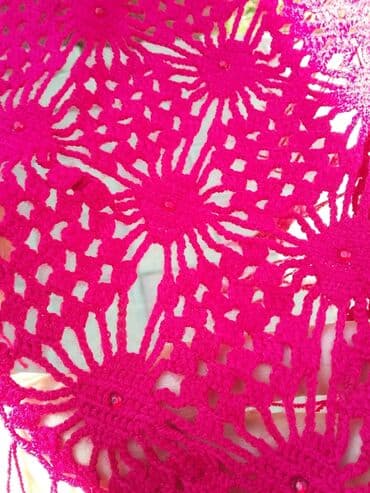 женские вязаные снуды: Elişi, göz nuru şal. 60 AZN. Eni 180-183 sm arasi Hundurluyu 85 sm — 7