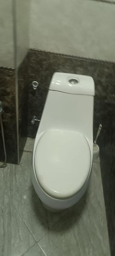 Unitaz satilir 50azn 20 yanvar dairesi Gunel1