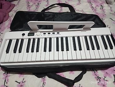 Musiqi alətləri: Ağ rəngli rəqəmsal piyano/klaviatura - 88 klavişli portativ model — 2