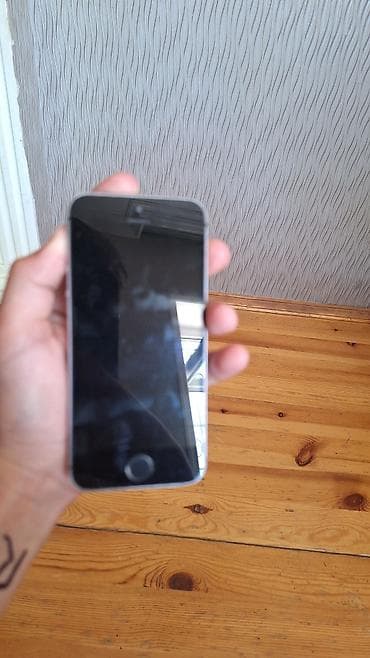 IPhone 5s, 32 GB, Gümüşü, Barmaq izi lalafo.az -da IPhone 5s, 32 GB, Gümüşü, Barmaq izi