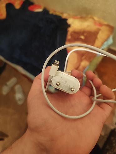 i̇pod: Simsiz şarj cihazı Apple, > 20 Vt, İşlənmiş — 1