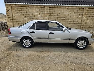 Продажа авто: Mercedes-Benz C-Class (W200) sedan - Kuzov: 4 qapılı sedan, gümüşü — 3