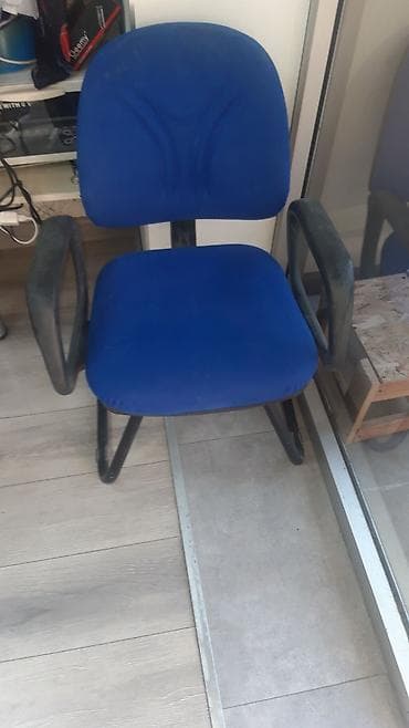 ipek parça: Ofis kreslosu – mavi parça oturacaq və bel hissəsi, qara metal “sled” — 3