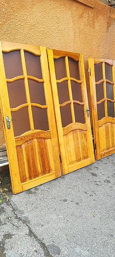 Taxta şüşəli otaq qapıları - Material: təbii ağac (şam teksturası