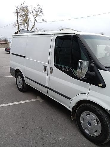 ford tourneo connect: Ford Transit yük furgonu - Gövdə: Ağ rəngli qapalı furgon, yan — 4