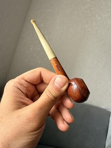 Tənbəki İtalya brendidir, briar ağacınan hazırlanıb. Briar olduğu — 3