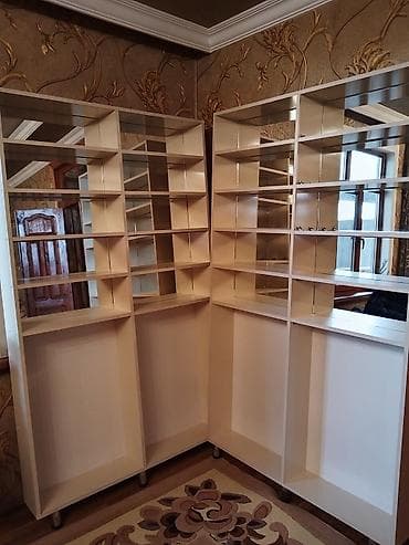 Moyka avadanlığı: Künc tipli vitrin/raf sistemi - Material: ağ rəngli laminat/MDF — 1