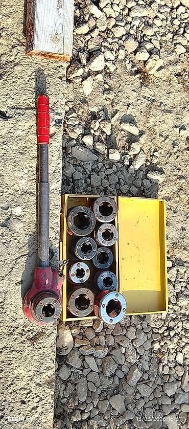 Boru üçün əl tipli rezba-kəsmə dəsti Tərkibi: - Uzun qol dəstəkli əl