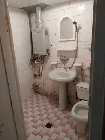 xacmazda kiraye evler ayliq: Nizami rayonu,8 km bazarının yanında,1 otaqlı,orta təmirli,əşyalı — 3