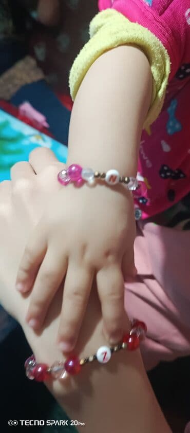 qizil bilerzik qiymeti: Uşaq üçün boncuk bilərziklər - Material: akril boncuklar, şəffaf — 4