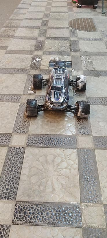 uzunbogaz cekmeler: Traxxas E-Revo RC truggy - 1/10 ölçülü yüksək performanslı elektrikli — 2