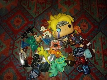 Müxtəlif kiçik fiqurlar və oyuncaqlar dəsti - Tematik qarışıq