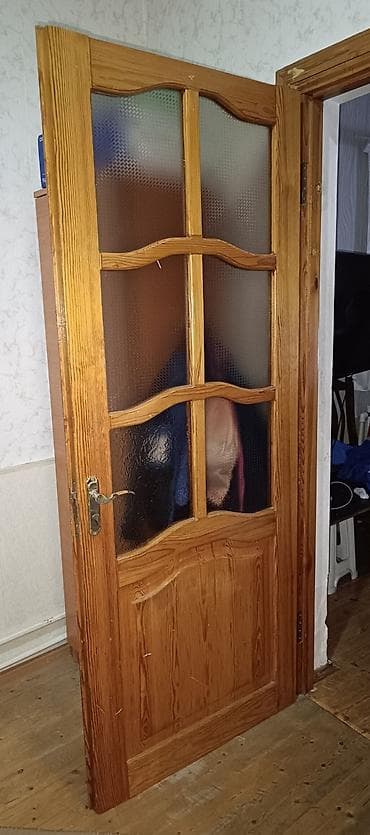 gence ev qapilari: 3 qapı satılır.1 şuşesi olmayan 35 AZN.bawqa 2 qapısı hərəsi -50 azn — 3