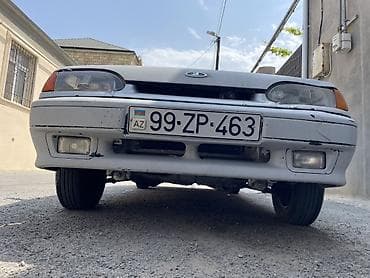r16 disk 4 bolt: VAZ 2115 avtomobili, gümüşü rəngdə sedan kuzovlu modeldir. Şəkillərdə — 2