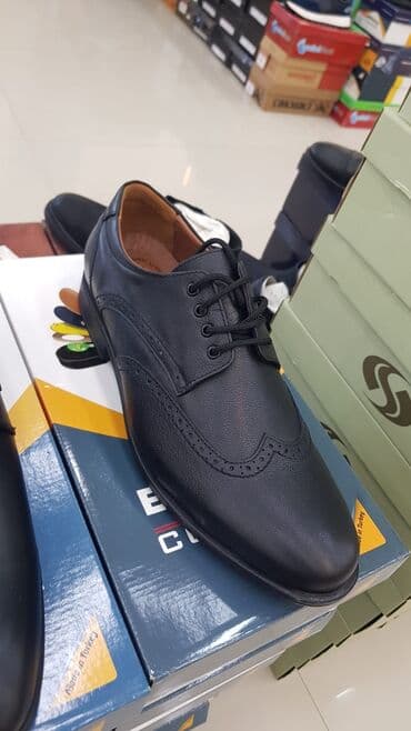 Kişi ayaqqabıları – klassikdən gündəlik komforta Məhsul