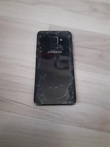 Samsung Galaxy A8 2018, 32 GB, rəng - Qara, Barmaq izi, Qırıq — 2