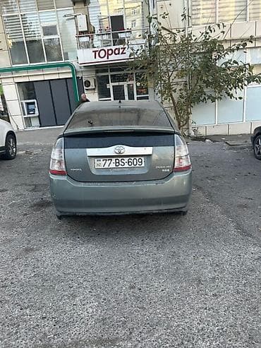 Nəqliyyat: Salam maşın gündelik 25m arendaya verilir depazit 250m+20 davernus — 1