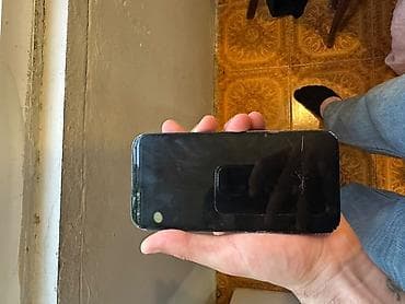iphone se3: IPhone 13, Qara — 8