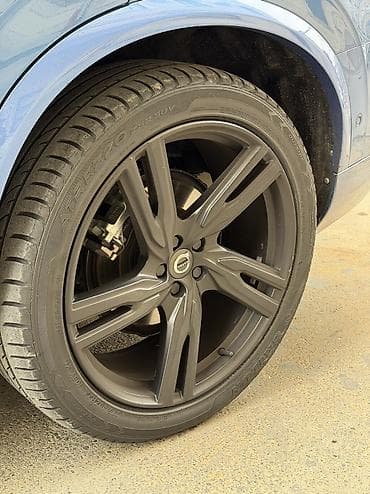 bmv sekileri: İşlənmiş Disk təkər 275 / 40 / R 22, 5 Boltlu — 8