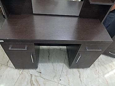 makyaj masa: Salon üçün vizaj/berber masası – güzgülü, rəfli - Rəng: tünd qəhvəyi — 4