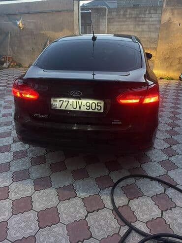 Avtomobil alışı: Ford Focus: 1 l | 2016 il 260 km Sedan — 4