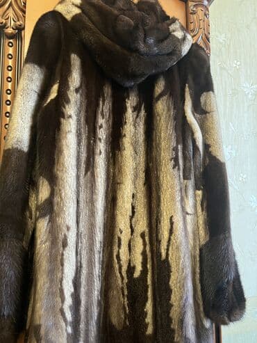 tebii daslar: Təbii xəzdir (Norka) 
Yeni kimidir
44-50 ölçü təcili satılır 
1200 azn — 1