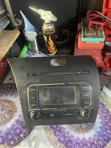 Kia üçün orijinal multimedia/radio başlıq (OEM head unit)