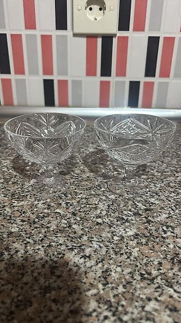 Tort və şiriniyyat qabı, Şüşə