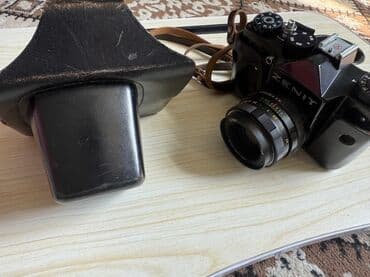 deri sumka: Zenit TTL fotoaparatı qara rəngdə təqdim olunur. Bu model, dəri — 3