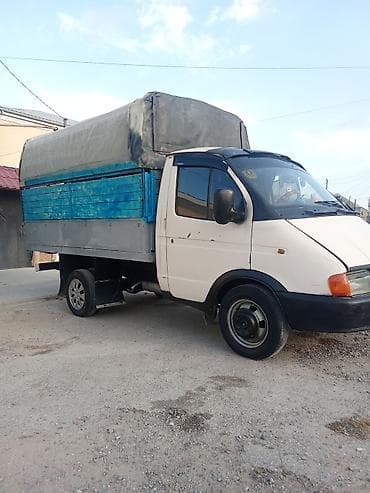 15 diski teker: Yükdaşıma üçün tentli yük maşını. Avtomobil açıq platformalı kuzova — 2