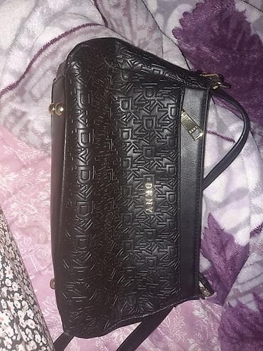 sunka sekilleri: Çiyin çantası, DKNY — 2