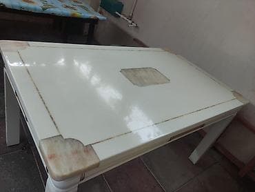 Ağ rəngli yemək/darçın masası - Material: ağ laklı səth, künclərdə və — 1