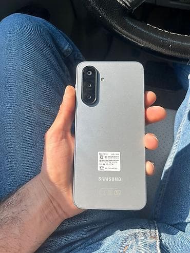 самсунг s8: Samsung Galaxy A17, 128 GB, rəng - Gümüşü, İki sim kartlı — 2