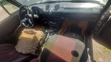 mator 80cc vəlo: VAZ 2106, ağ rəngli sedan. Texniki xüsusiyyətlər: - Kuzov: sedan — 5