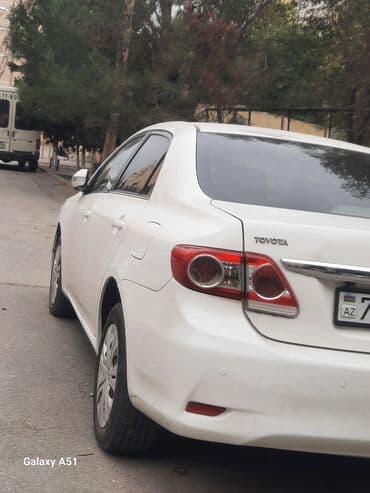variator sürətlər qutusu: Toyota Corolla: 1.6 l | 2013 il Sedan — 8