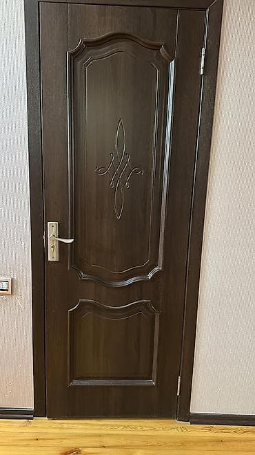 3 ədəd qapı Novxanı Corat yolu bağda 1 i 40 manat — 2