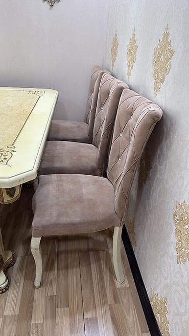 kuxna bebeli: Qonaq otağı üçün, İşlənmiş, Açılmayan, Dördbucaq masa, 6 stul — 2