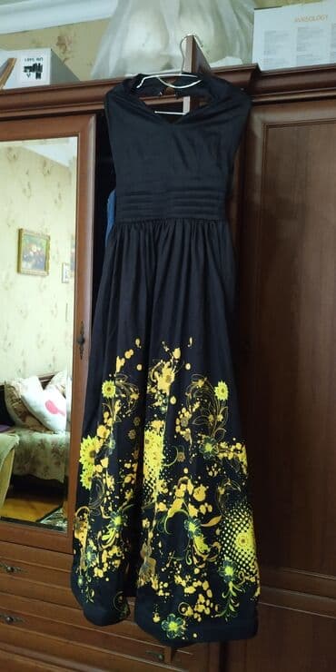 Вечерние и котельные платья,шорты,джинсы,кофты.все в идеальном