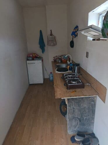 mingəcevirdə bir otaqlı ev axtarıram: 1 otaqlı heyet evi hamam tualet var işığı var sənət bələdiyyə evdə — 2