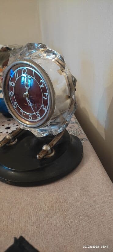 ikinci el sukute: Antik saat mayak. hədiyyə alınıb 20 il əvvəl. 1975 ci ilin saatıdır — 3