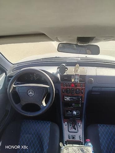 kia clarus 1997: Mercedes-Benz C-Class: 2.2 l | 1999 il Sedan — 10