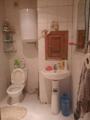 məhəmmədi kirayə: Əcəmi metrosunun 5 mertebeli binanın 3-ci mərtəbəsində yerləşən ümumi — 11