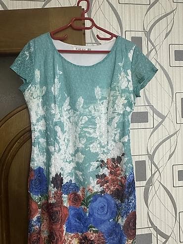 bayram cerezleri: Qadın paltarı – qısaqollu, dizə yaxın uzunluqda, dairəvi yaxalı model — 1