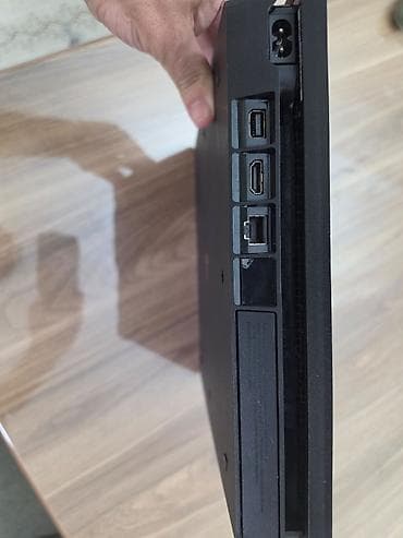 oyun manitoru: Ps4 slim 500GB. En son reviziyadir, 1 original pult ve snurlar, pultun — 3