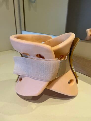 grija uchun karset: Bu, boyun fiksasiyası üçün nəzərdə tutulmuş kiçik ölçülü boyun — 4